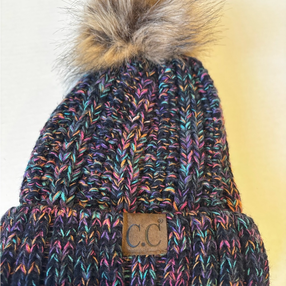 CC ladies lined, faux fur Pom Pom beanie!! EUC. So cute!!